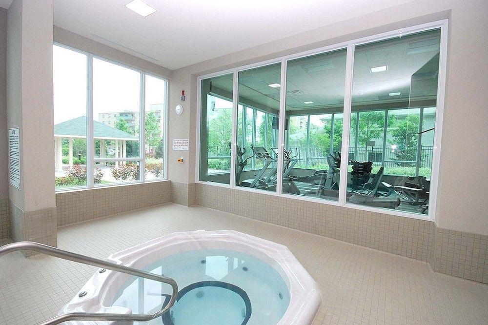 Maplewood Furnished Suites Mississauga Eksteriør billede