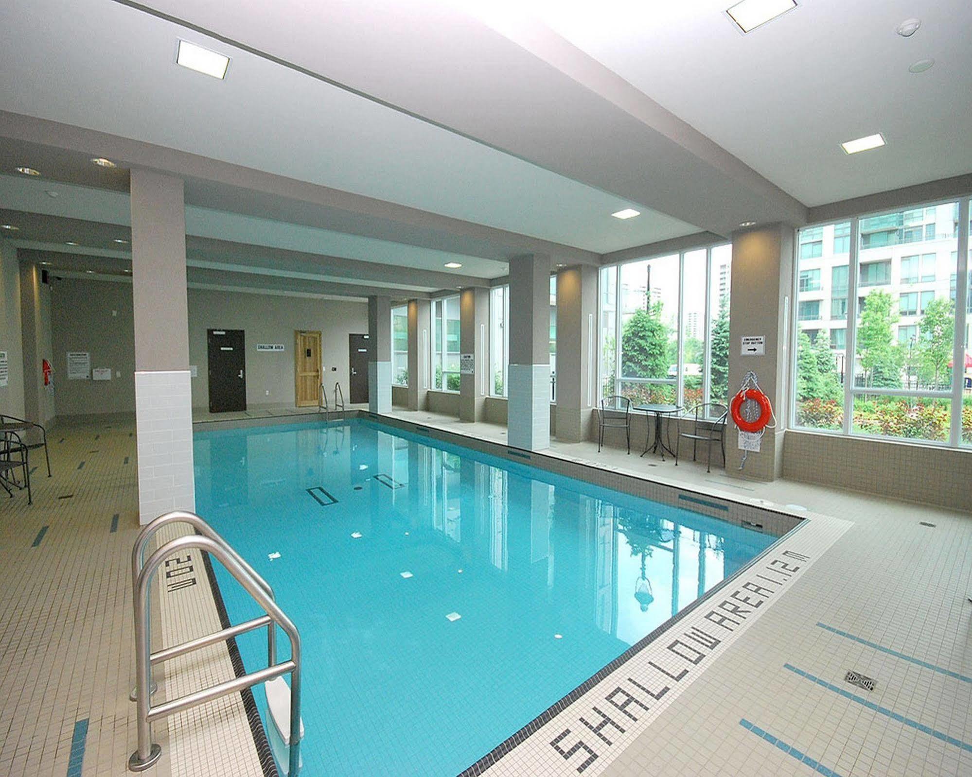 Maplewood Furnished Suites Mississauga Eksteriør billede